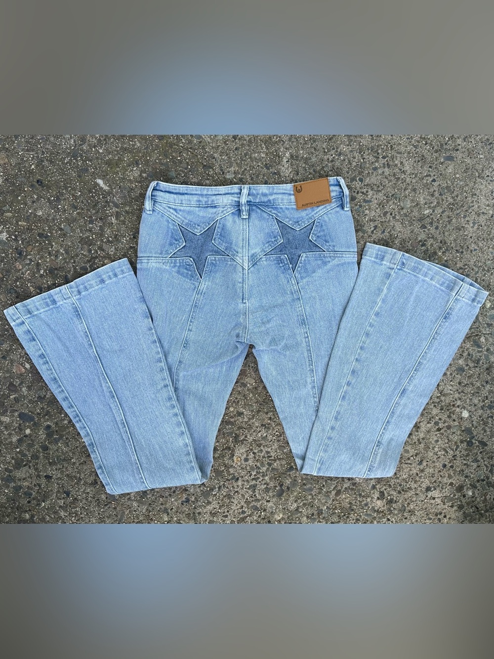 Austin Landing Light Wash Star Patch Jeans